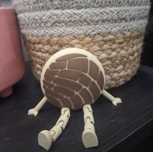 Beige & Brown Concha  Figure